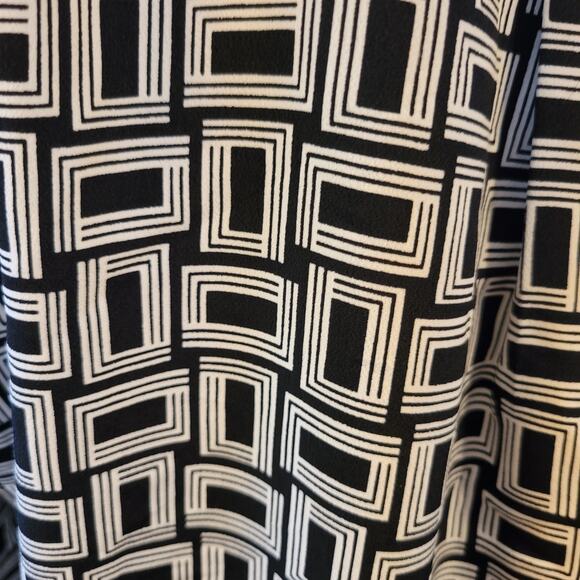 KARL LAGERFELD PARIS Women's Monogram Printed Utility Button Down Shirt Large - Picture 8 of 12